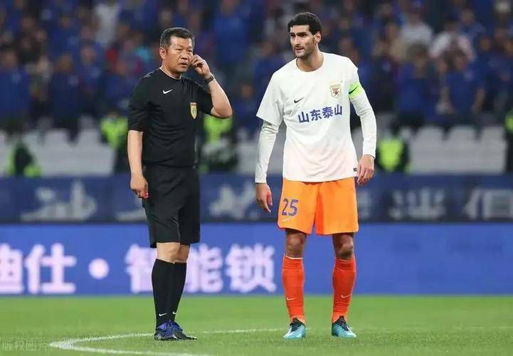 第59分钟，本纳塞尔直塞，卢安-特雷索尔迪将球挡了一下，不过球还是被普利西奇拿到，后者顺势射门攻破孔西利十指关，AC米兰1-0萨索洛。